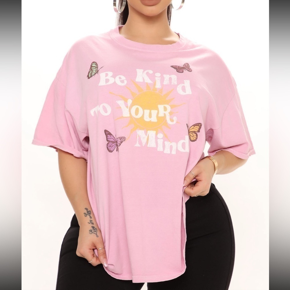 BIN#3 - S/M Fashion Nova Tee
